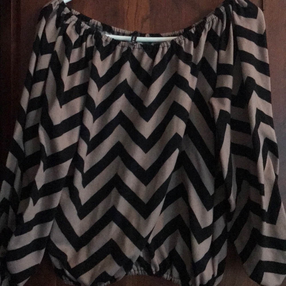 Chevron 3/4 sleeve top